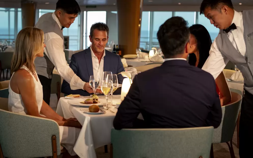 Paul Gauguin Cruises MS Paul Gauguin La Veranda LIfestyle 5 ©Paul Gauguin Cruises.jpg